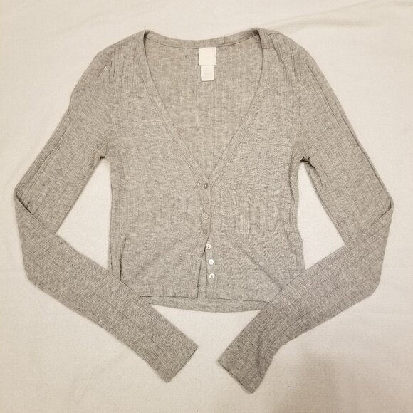 H&M Light Grey Cropped Cardigan X-Small Ribbed Long Sleeve Button Up V-Neck Top - Picture 2 of 8
